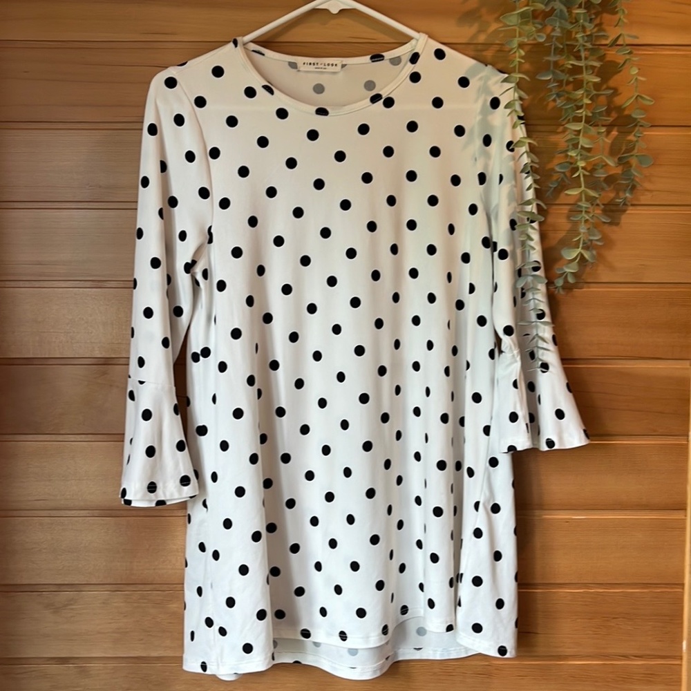 Women’s size small three-quarter sleeve boutique top